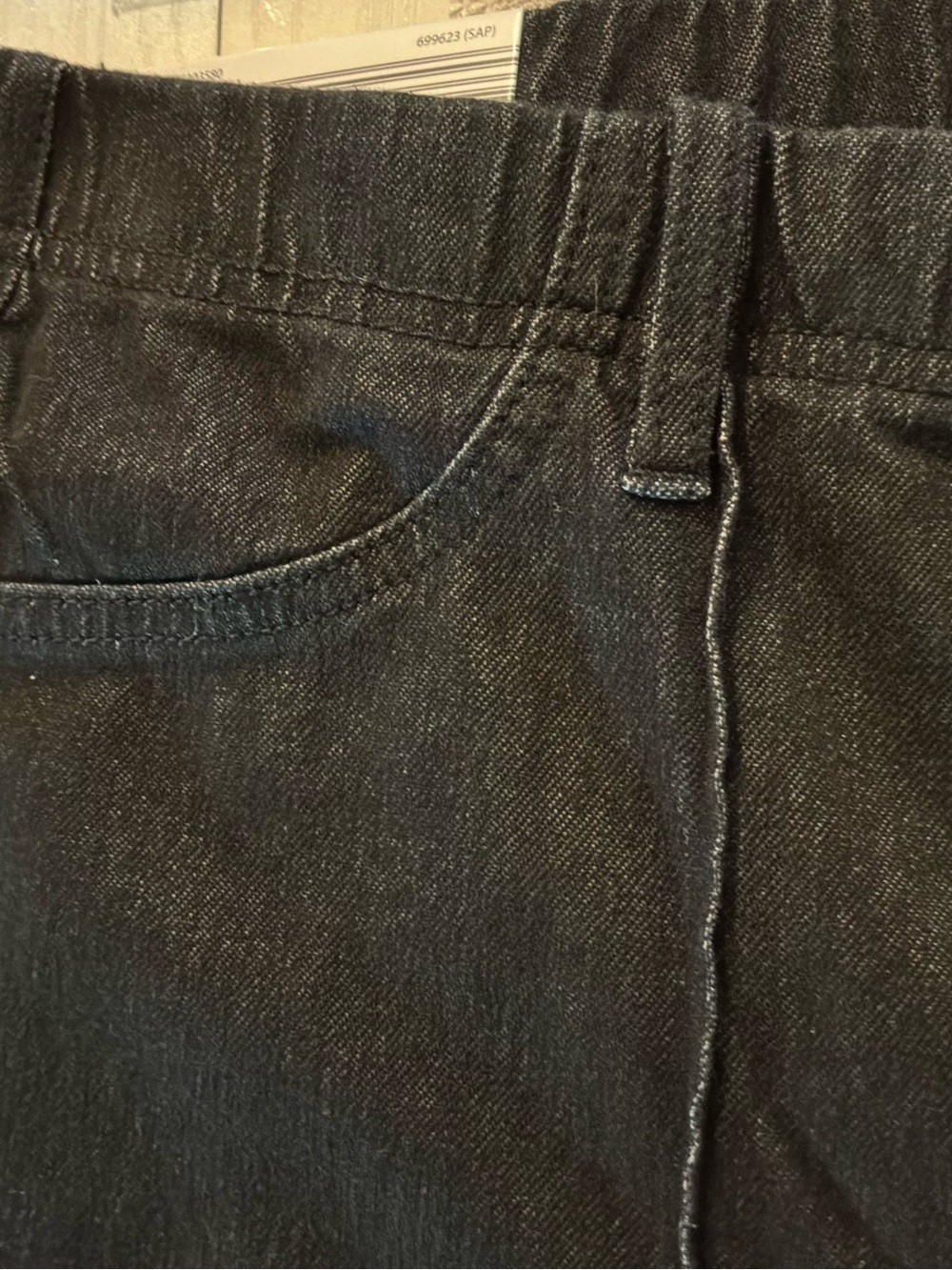🌙✨🏷️ Women’s Black Pull-On Capri Pants with Front Seams XL - Picture 4 of 15